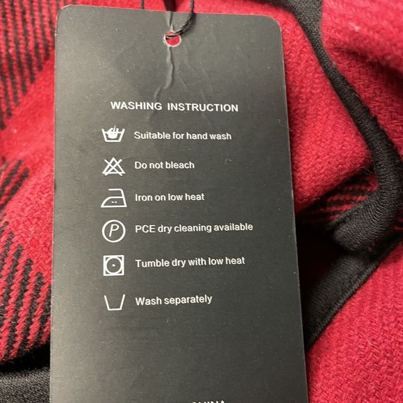 Flannel Vest Red & Black Buffalo Plaid Draping Open Front with Pockets - Picture 8 of 9